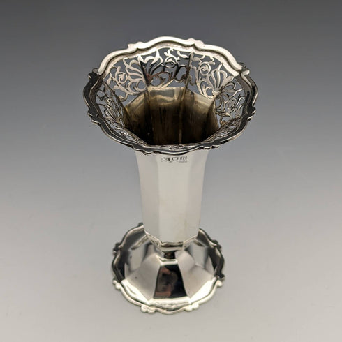 1903 British Antique Sterling Silver Vase 81g Goldsmiths & Silversmiths